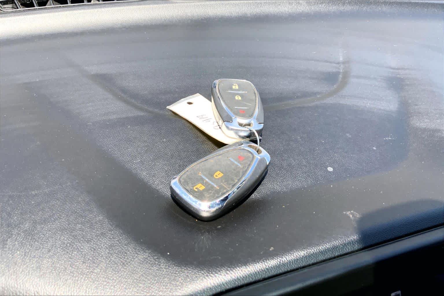 Used 2018 Pepperdust Metallic Chevrolet LT image 12
