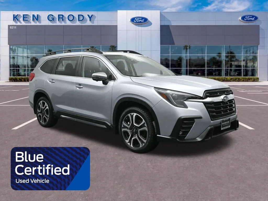 2023 Subaru Ascent Limited 8 Passenger's photo