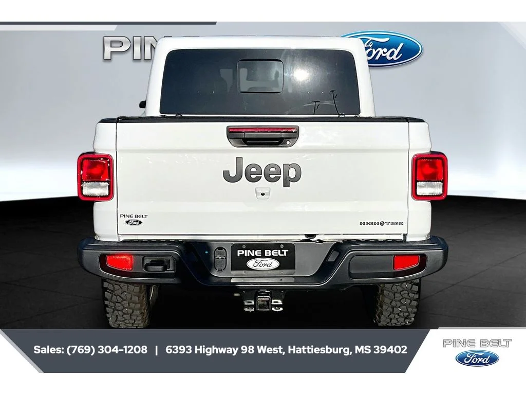 Used 2025 Bright White Clearcoat Jeep High Tide image 4