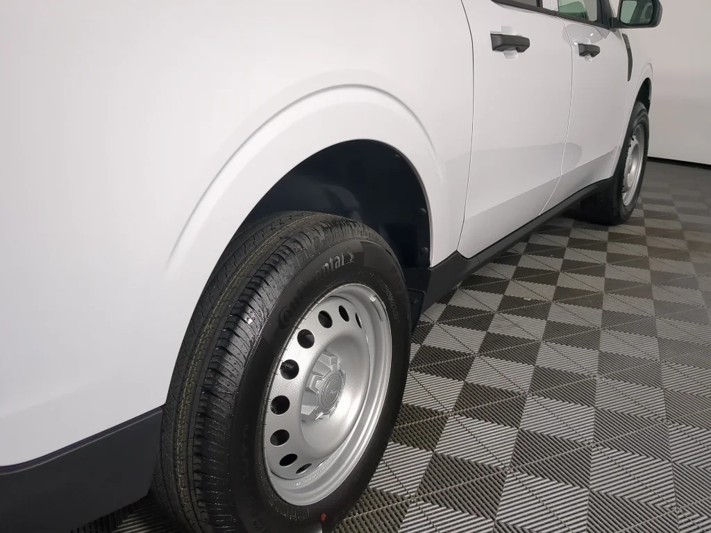 New 2026 Oxford White Ford XL image 5
