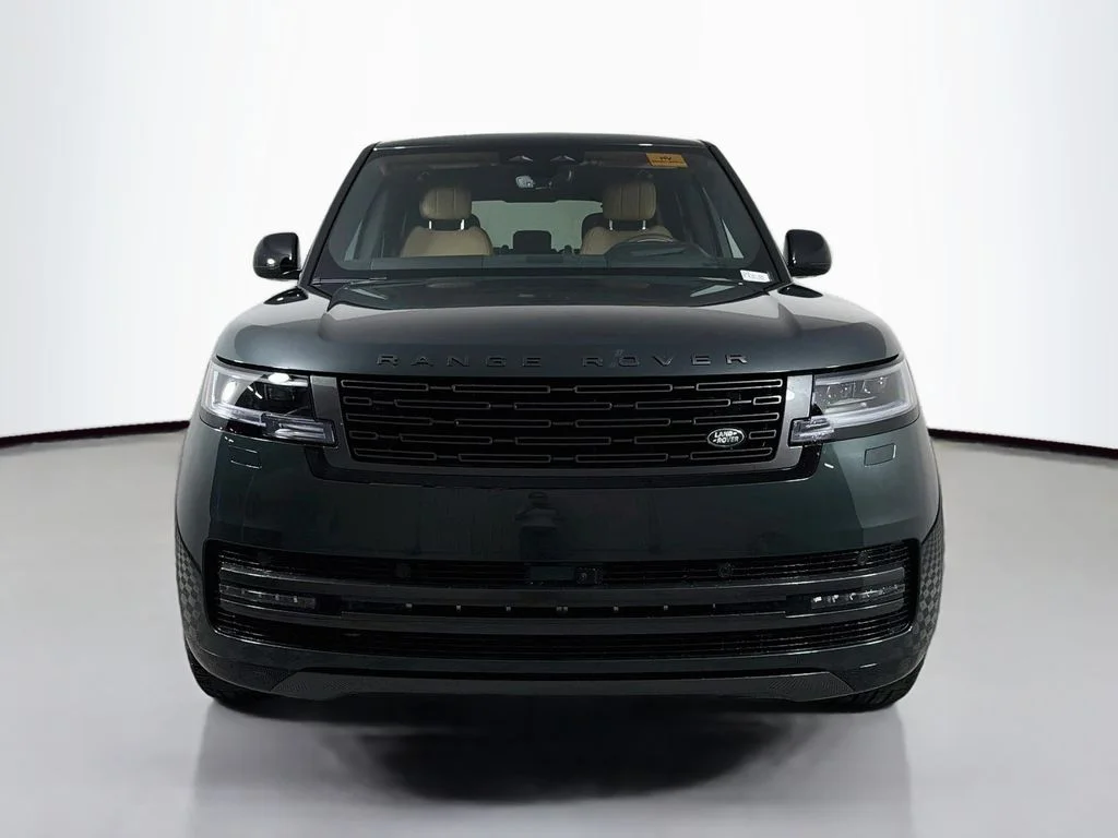 New 2026 Belgravia Green Land Rover SE PHEV image 2