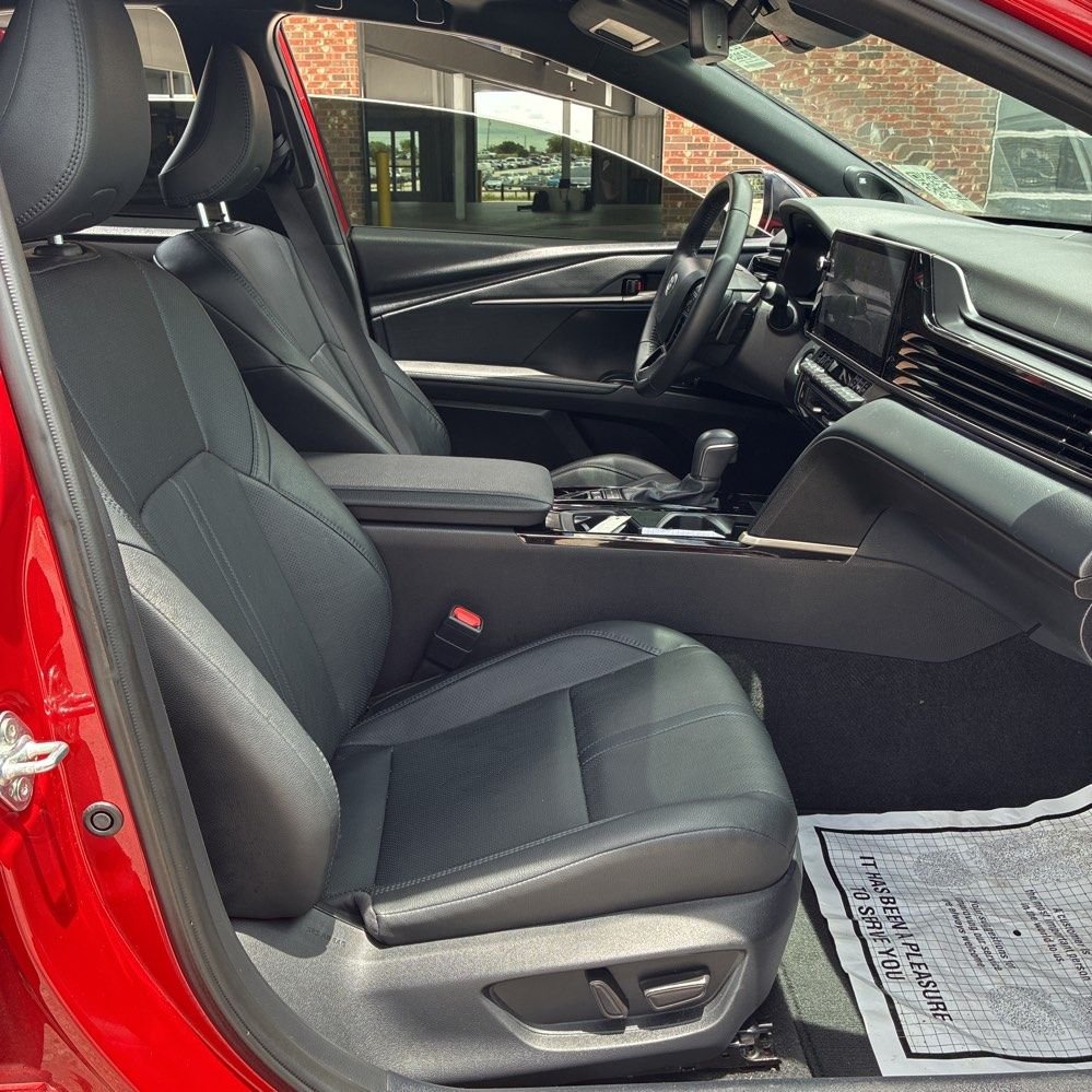 Used 2025 Red Toyota  image 5