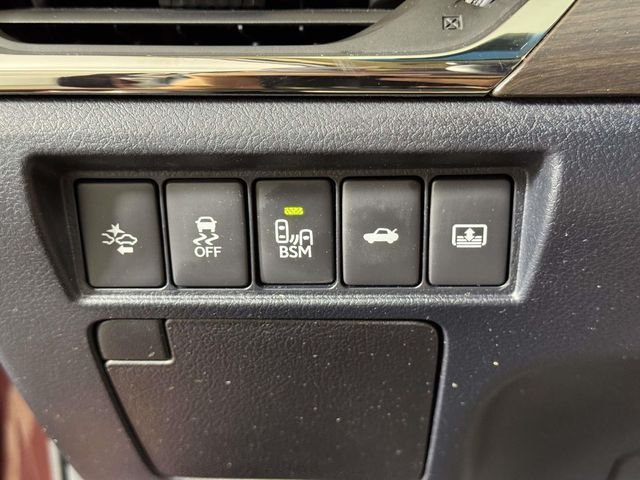 Used 2018 Mica Toyota Limited image 19