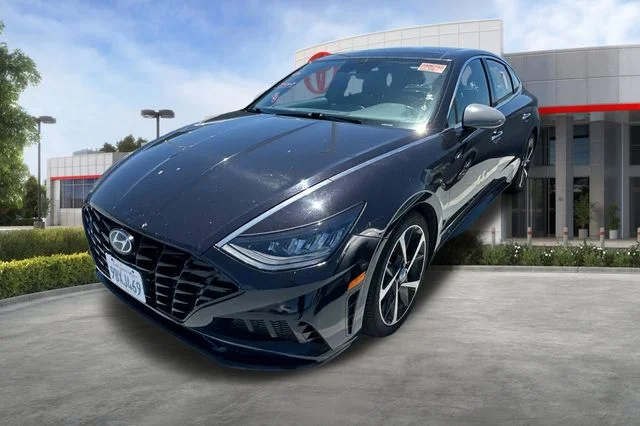 Used 2023 Blue Hyundai SEL Plus image 3