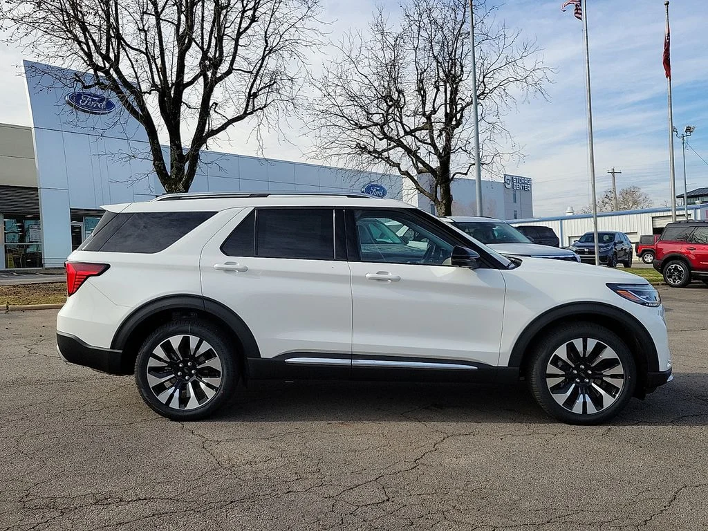 New 2026 Star White Metallic Tri-Coat Ford Platinum™ image 6