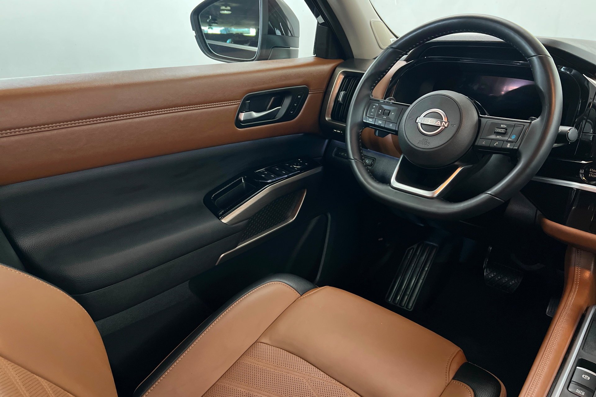 2025 Nissan Pathfinder Platinum - Photo 12