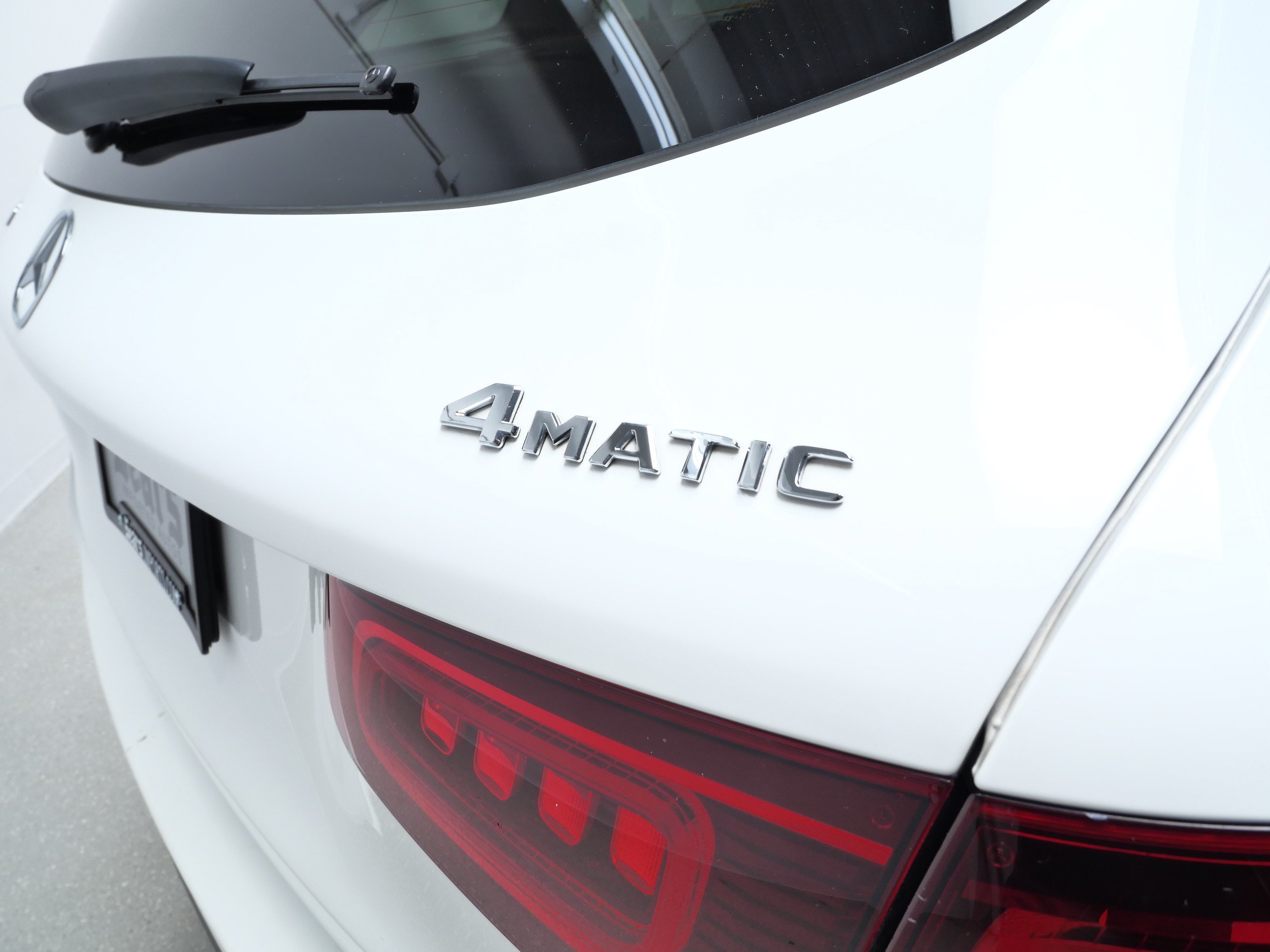 Used 2021 Polar White Mercedes-Benz GLC 300 image 6