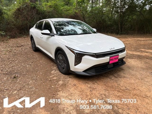 Used 2025 White Kia LX image 1