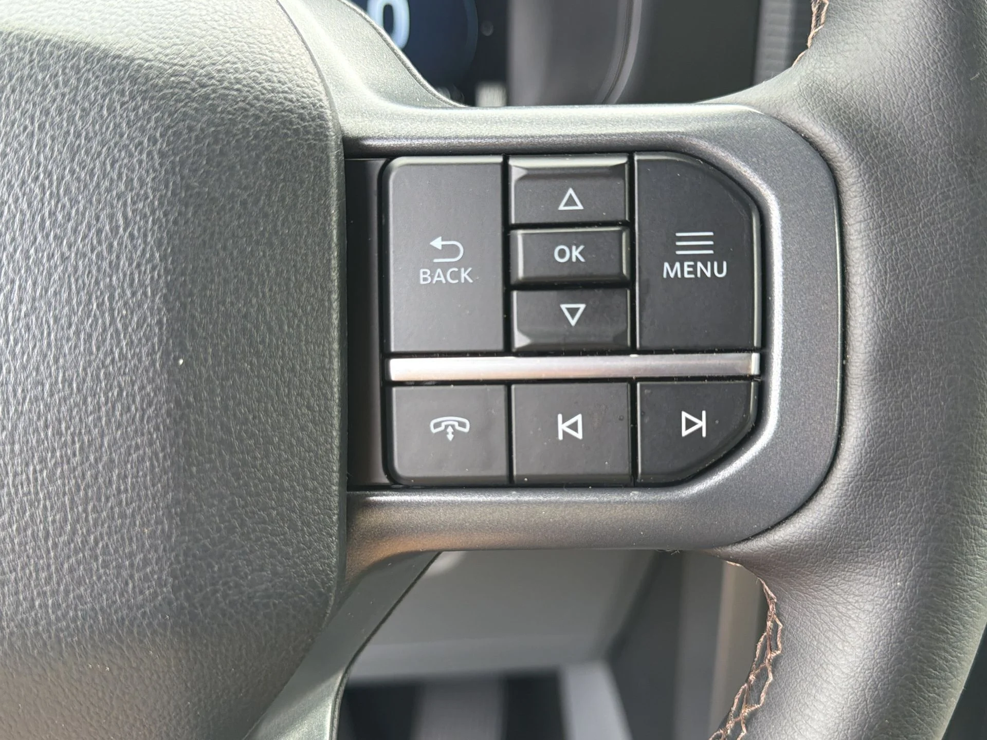 Certified Used 2025 Gray Metallic Ford Lariat image 16