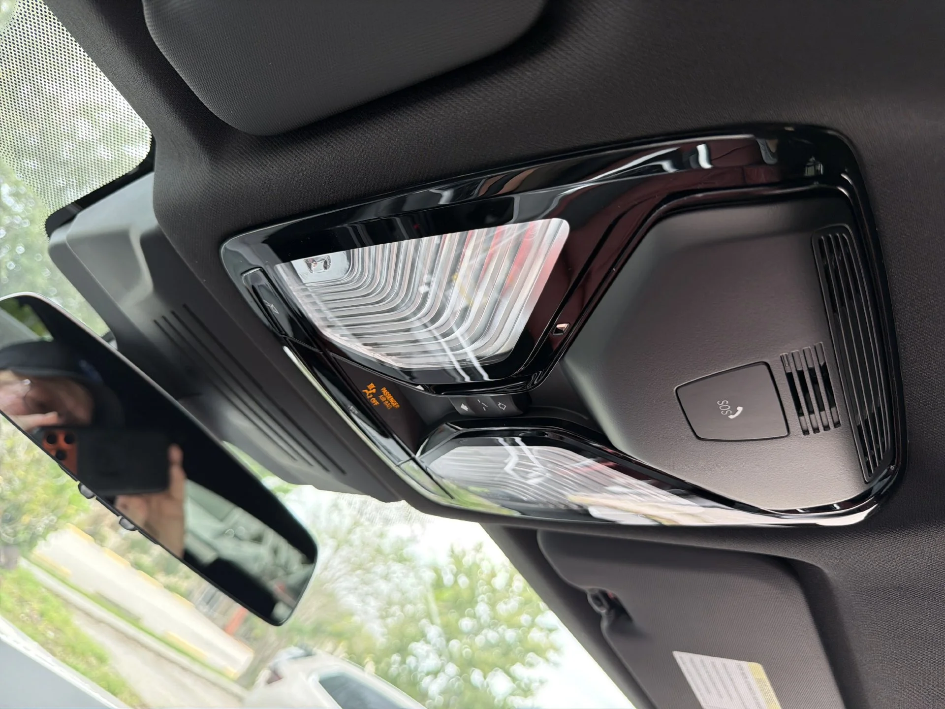 New 2027 Mineral White Metallic BMW xDrive40i image 30