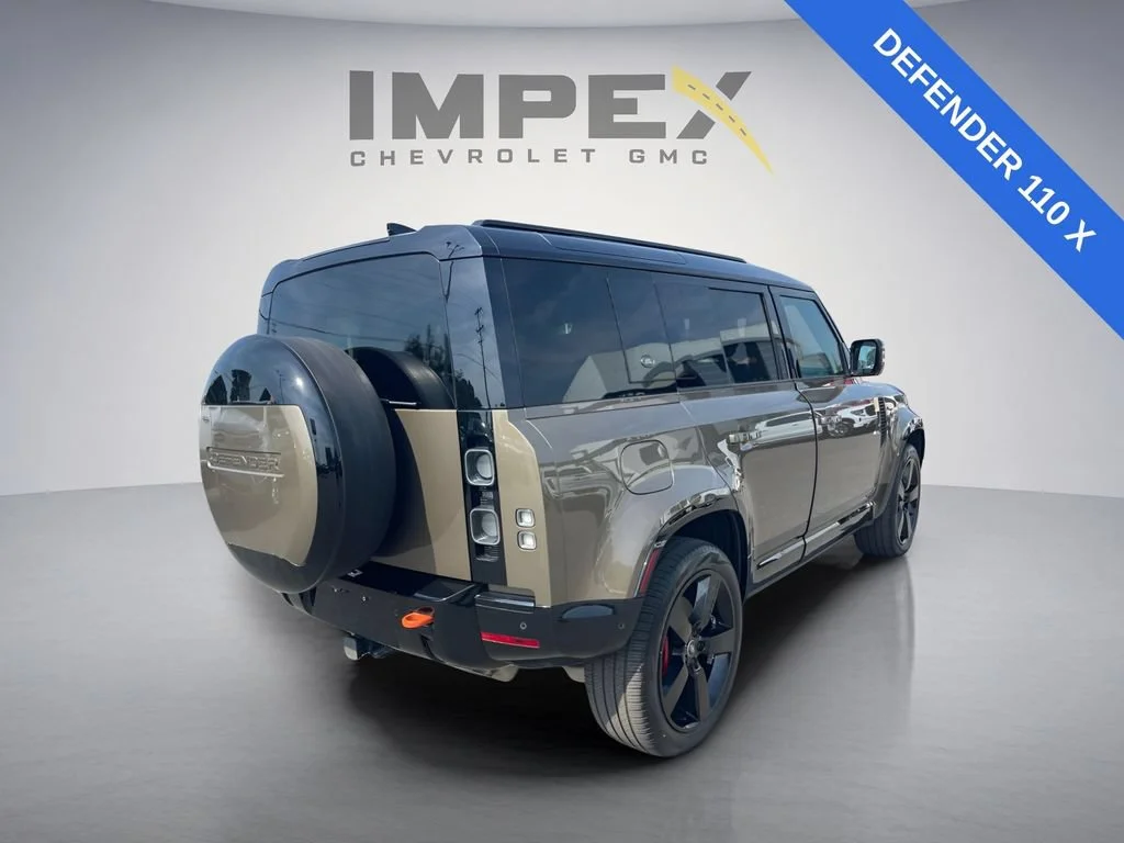 Used 2024  Land Rover X image 12