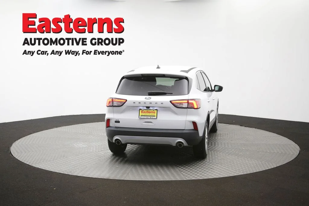 Used 2022 White Ford SE image 38