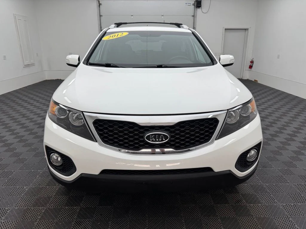 Used 2012 White Kia EX image 14