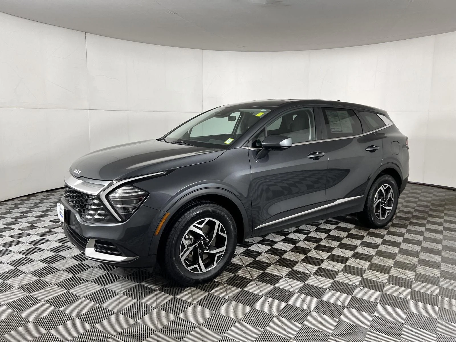 Used 2024 Gy Kia LX image 19