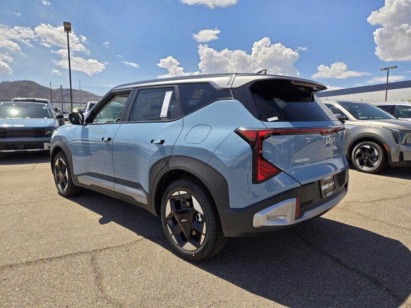 New 2027 Frost Blue / Black Roof Kia S image 4