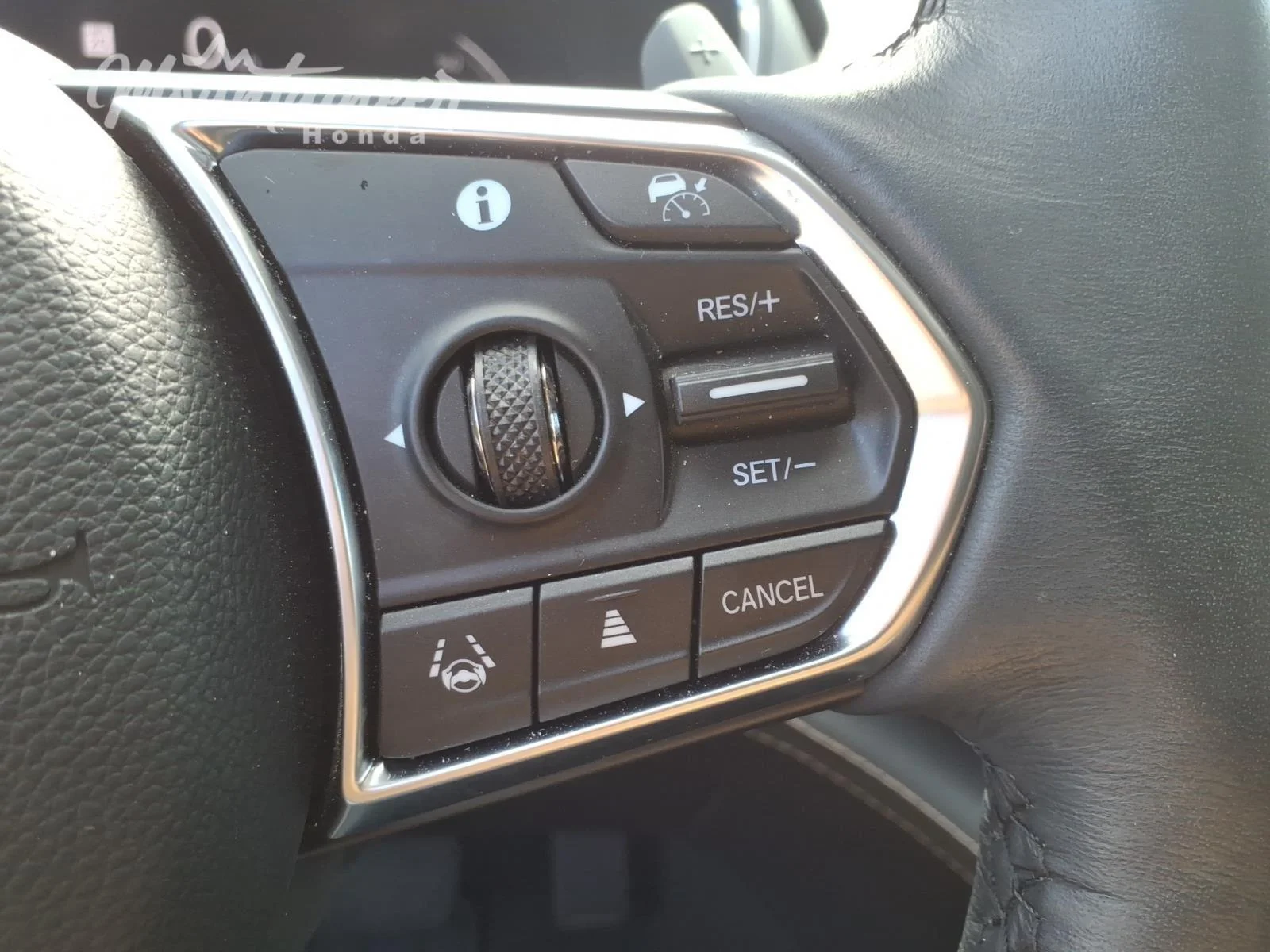 Used 2023 Liquid Carbon Metallic Acura SH-AWD w/Advance image 32