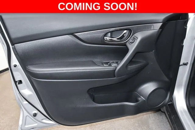 Used 2020 Silver Nissan S image 14