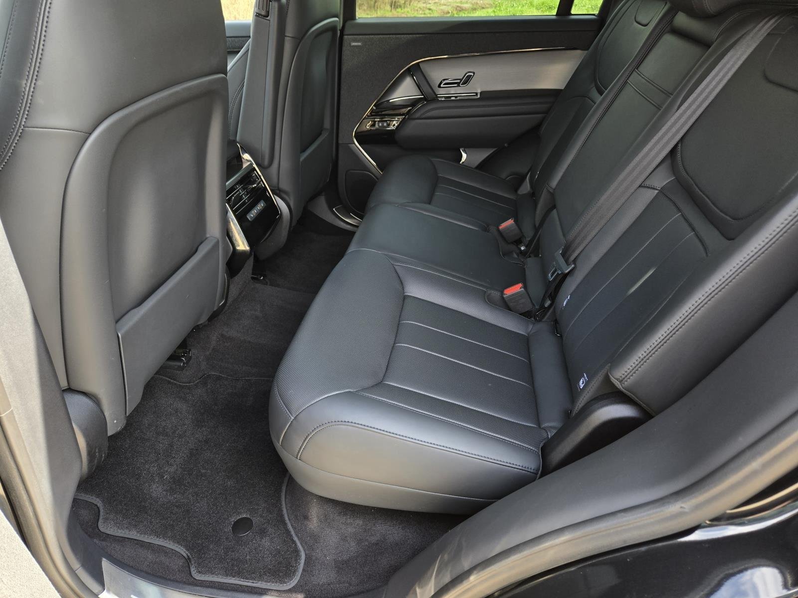 Used 2025 Santorini Black Metallic Land Rover SE image 20