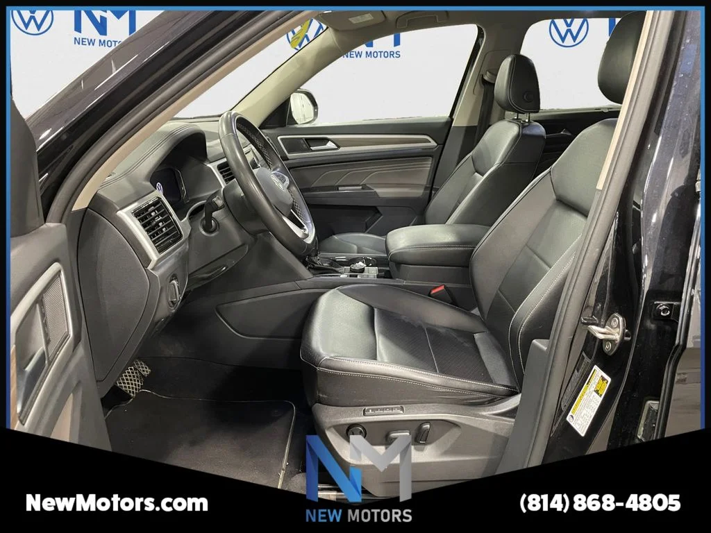 Used 2023 Deep Black Pearl Effect Volkswagen 2.0T SEL image 9