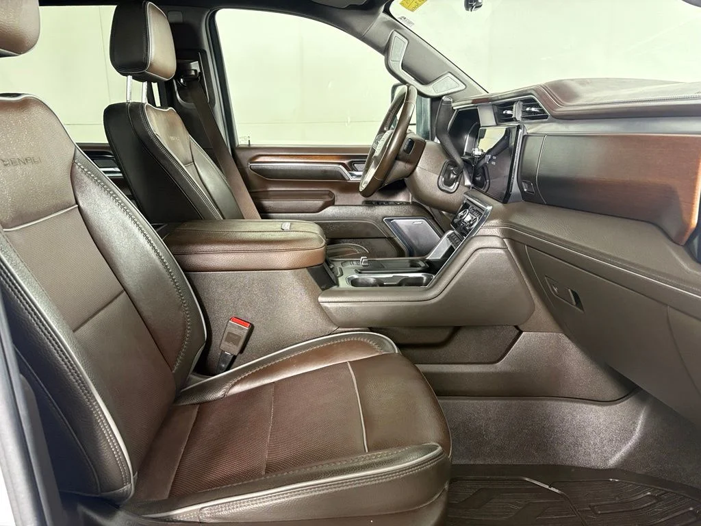 Used 2024 White GMC Denali image 20