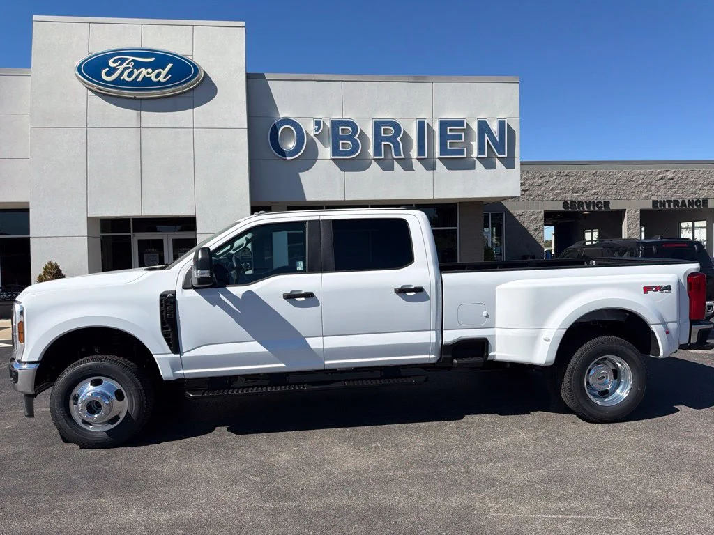 New 2027 Oxford White Ford F-350® XL image 2