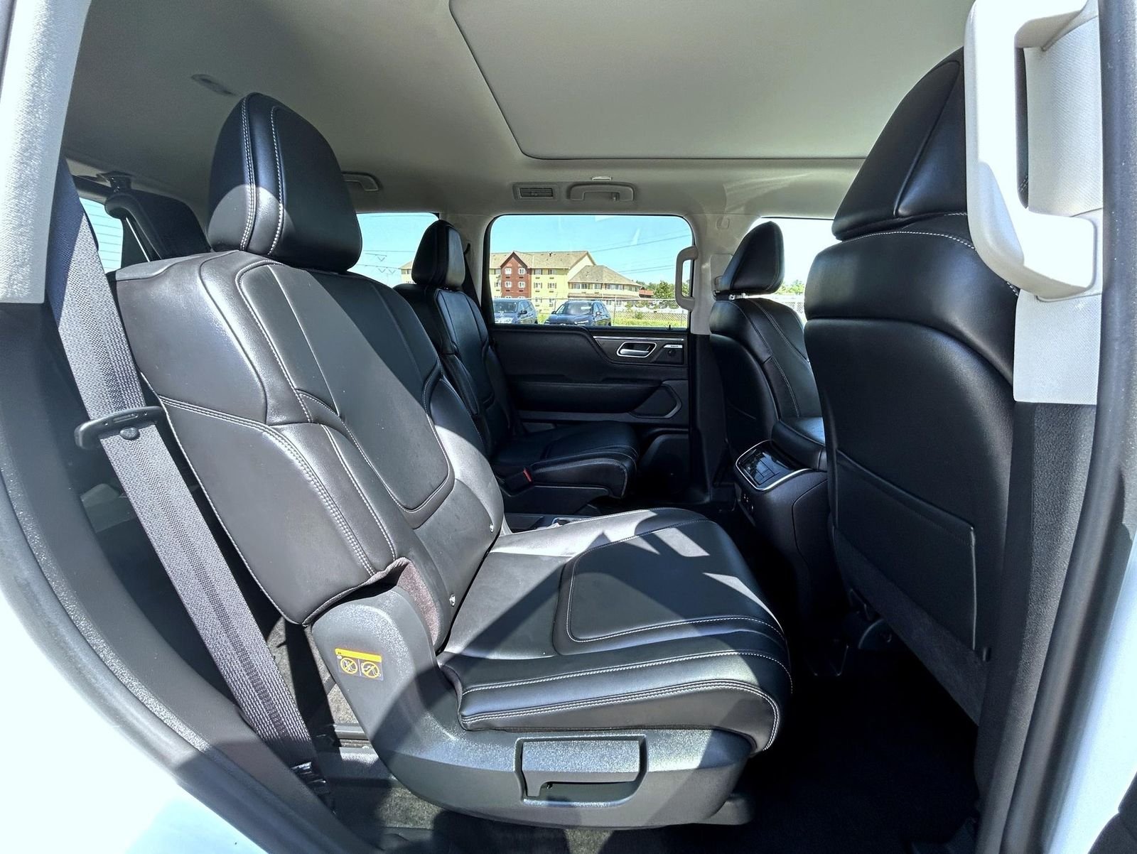 Used 2026 White INFINITI PURE image 17