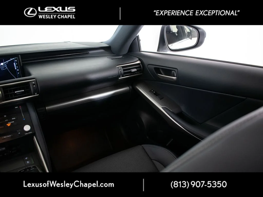 Used 2018 White Lexus 350 image 29
