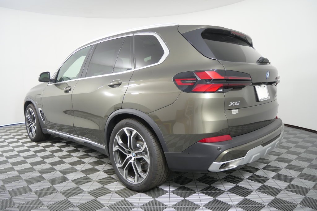 New 2026 Green Metallic BMW xDrive50e image 6