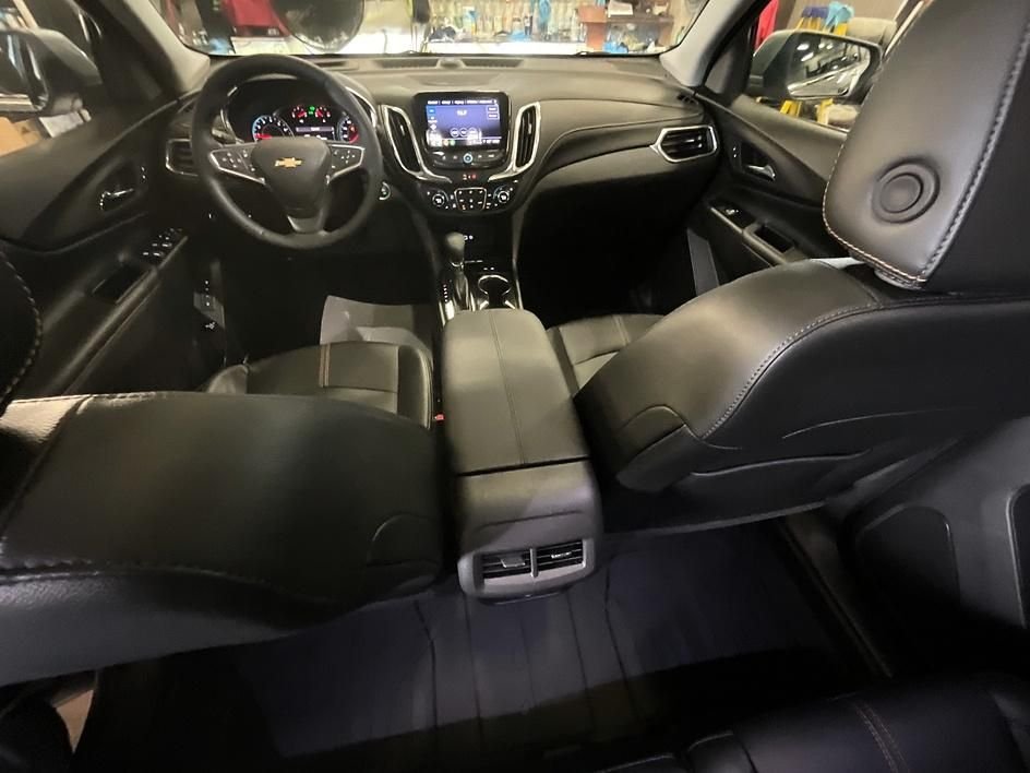 Used 2024 Gray Chevrolet Premier image 3