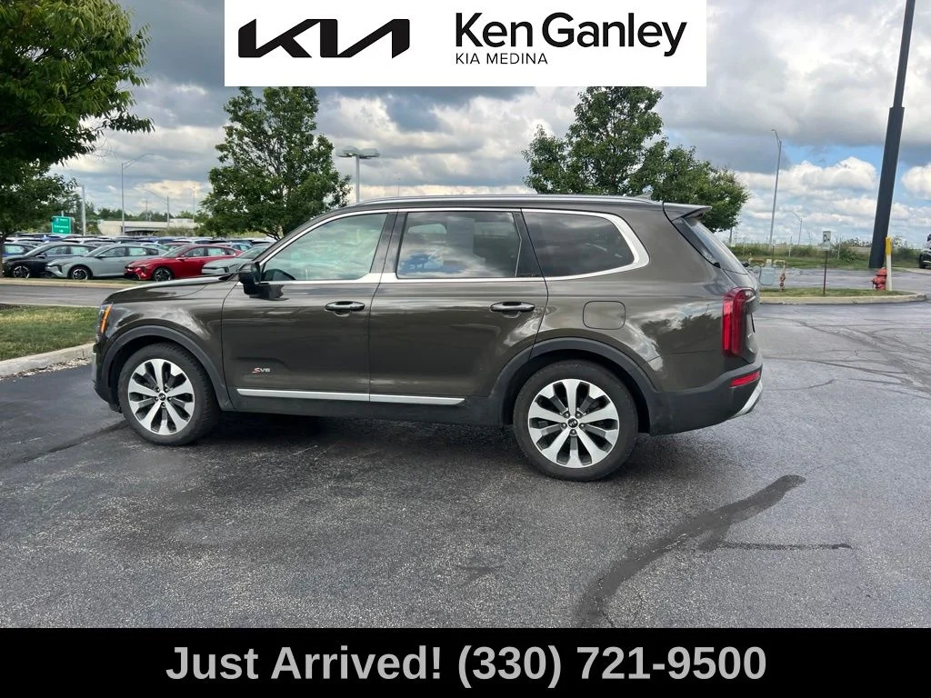 Used 2020 Green Kia S image 8