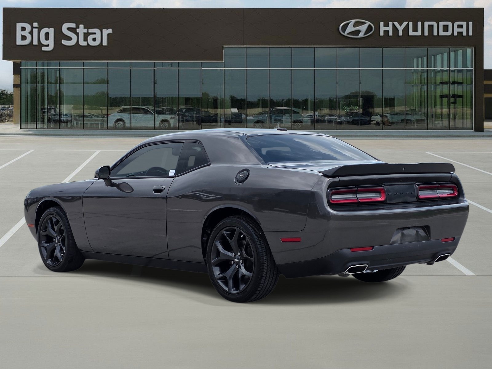 Used 2020 Granite Pearlcoat Dodge SXT image 3