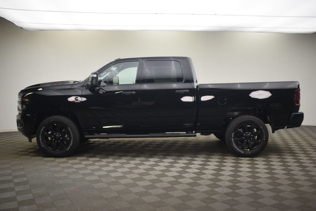 New 2026 Diamond Black Crystal Pearl-Coat Exterior Paint RAM Tradesman image 14