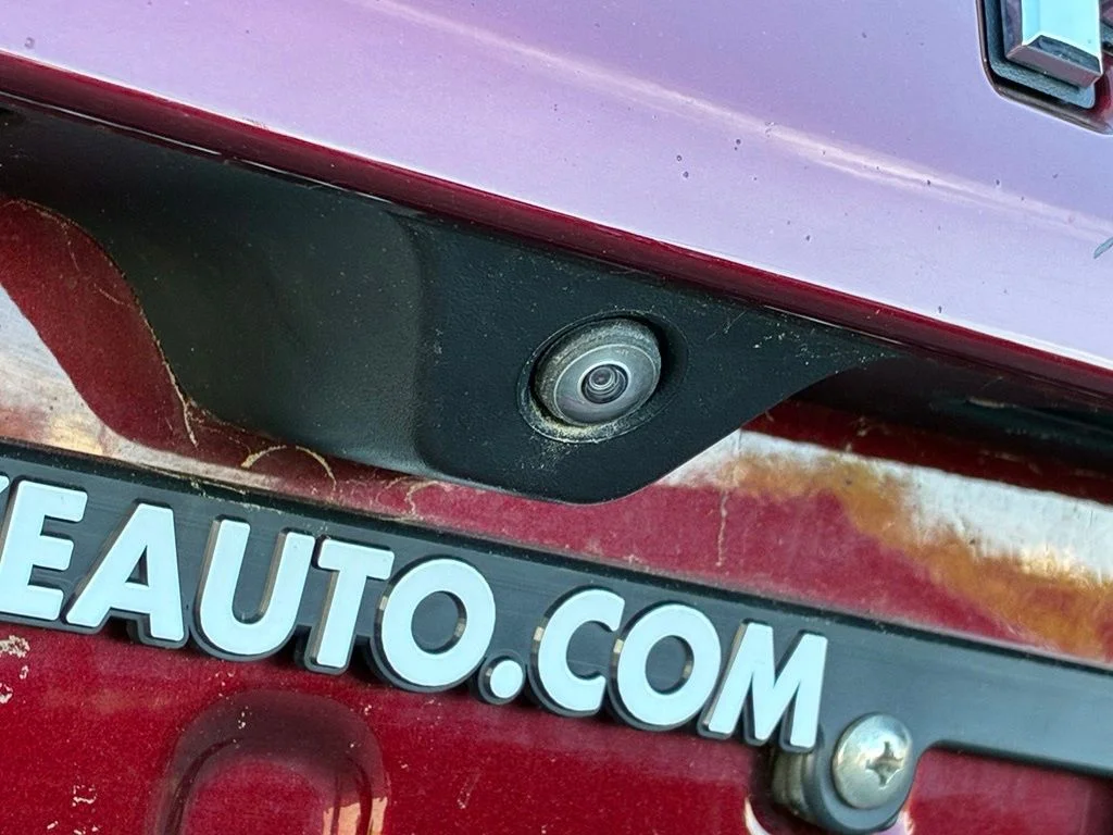 Used 2022 Red Jeep Latitude image 51