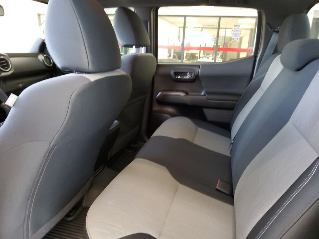 Used 2021  Toyota TRD Off-Road image 19