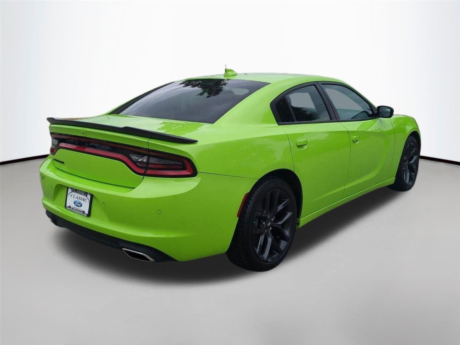 Used 2023 Sublime Metallic Clearcoat Dodge SXT image 5