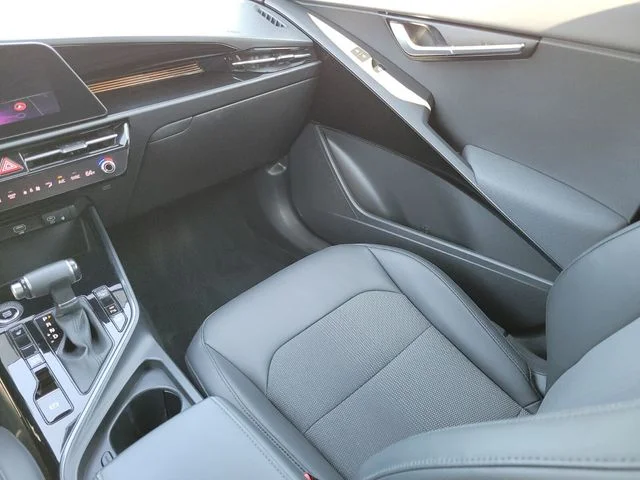 Used 2023 White Kia EX Touring image 17