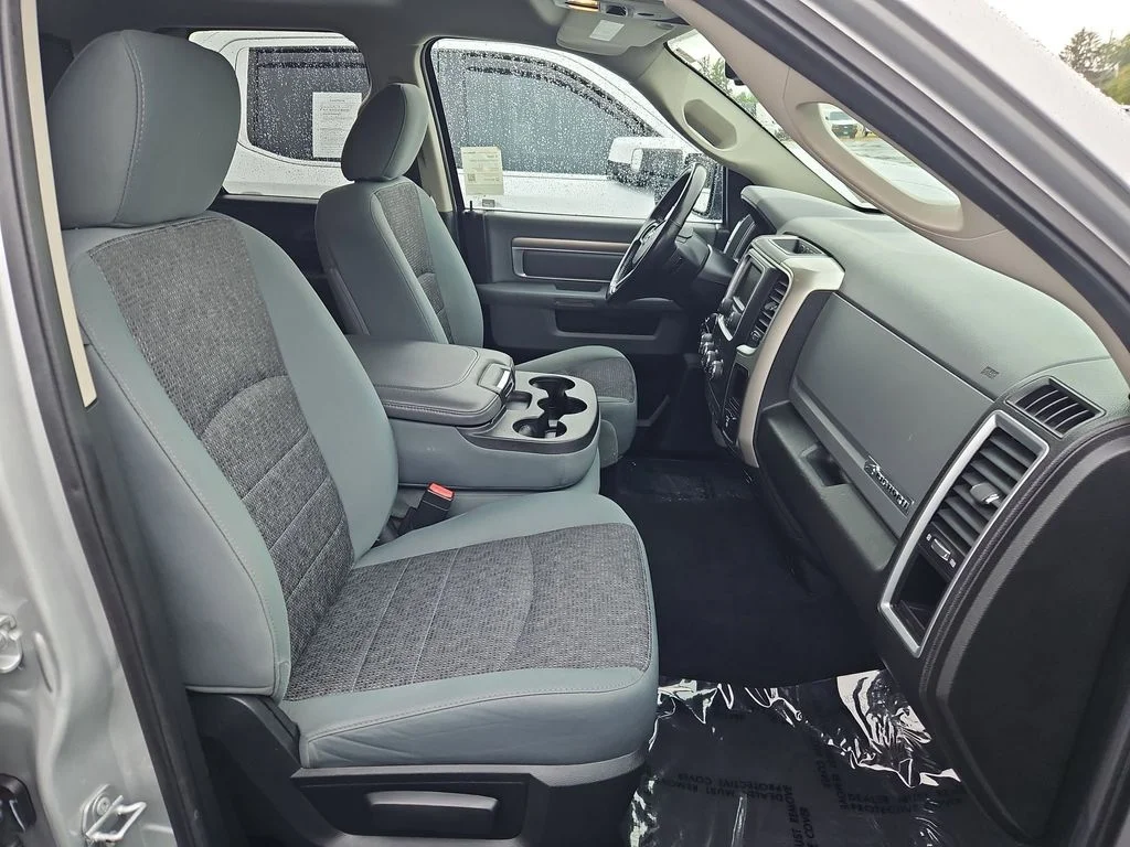 Used 2016 Bright Silver Clearcoat Metallic Ram Big Horn image 28