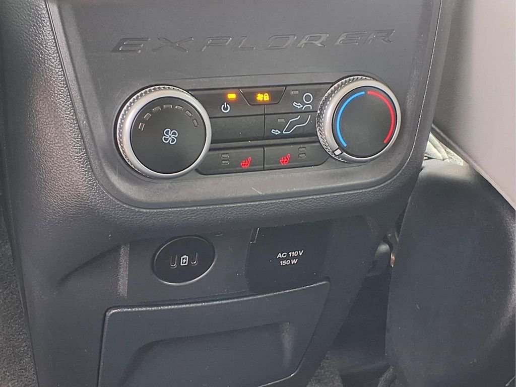 Used 2025 White Ford Platinum image 25