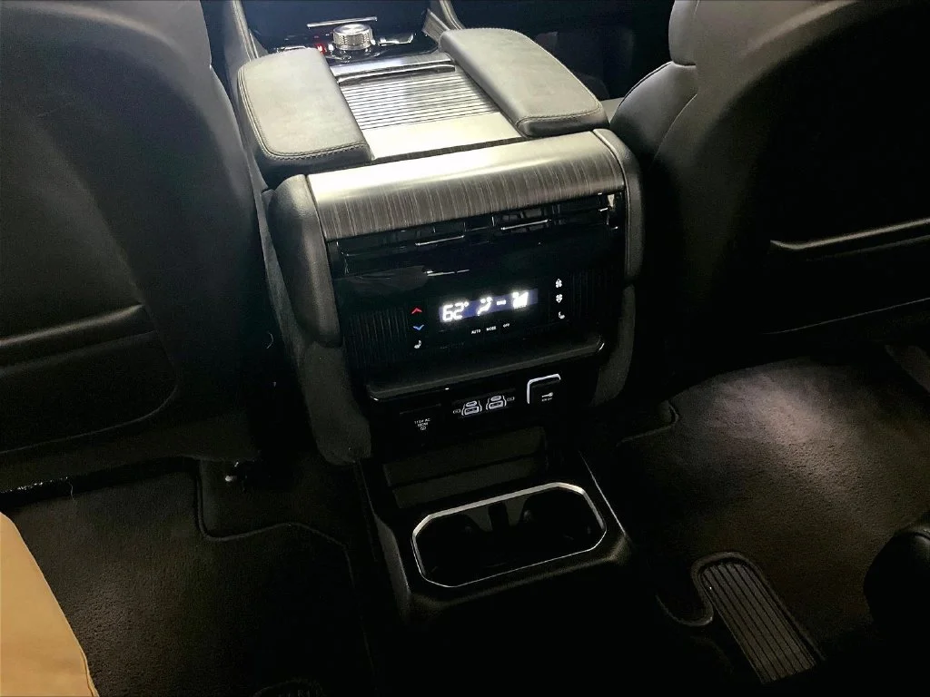 Used 2024 White Jeep Series II image 10
