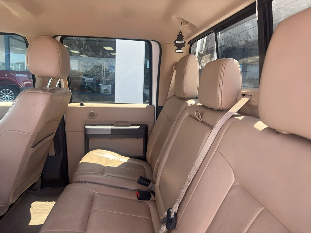 Used 2016 White Platinum Metallic Tri-Coat Ford Platinum image 11