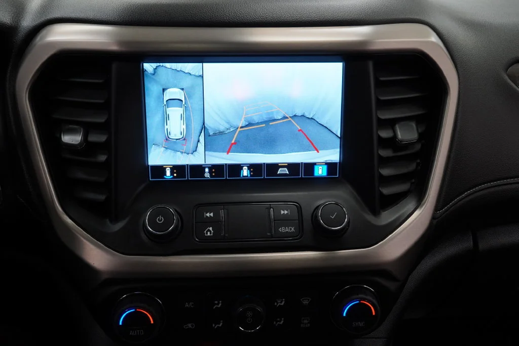 Used 2023 White Frost Tricoat GMC Denali image 22