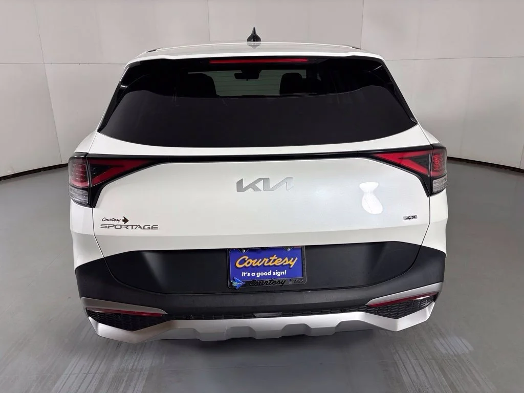 Used 2024 White Kia LX image 7