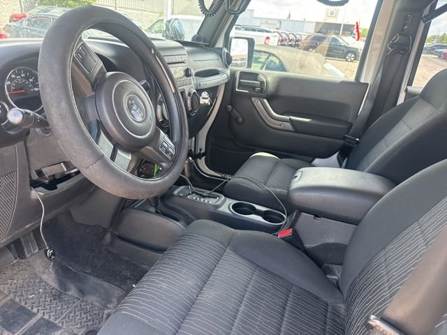 Used 2011 Silver Jeep Unlimited Sport image 7