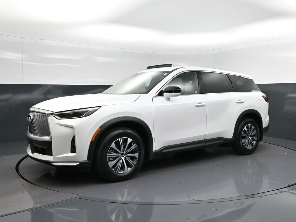 Certified Used 2026 White INFINITI PURE image 3