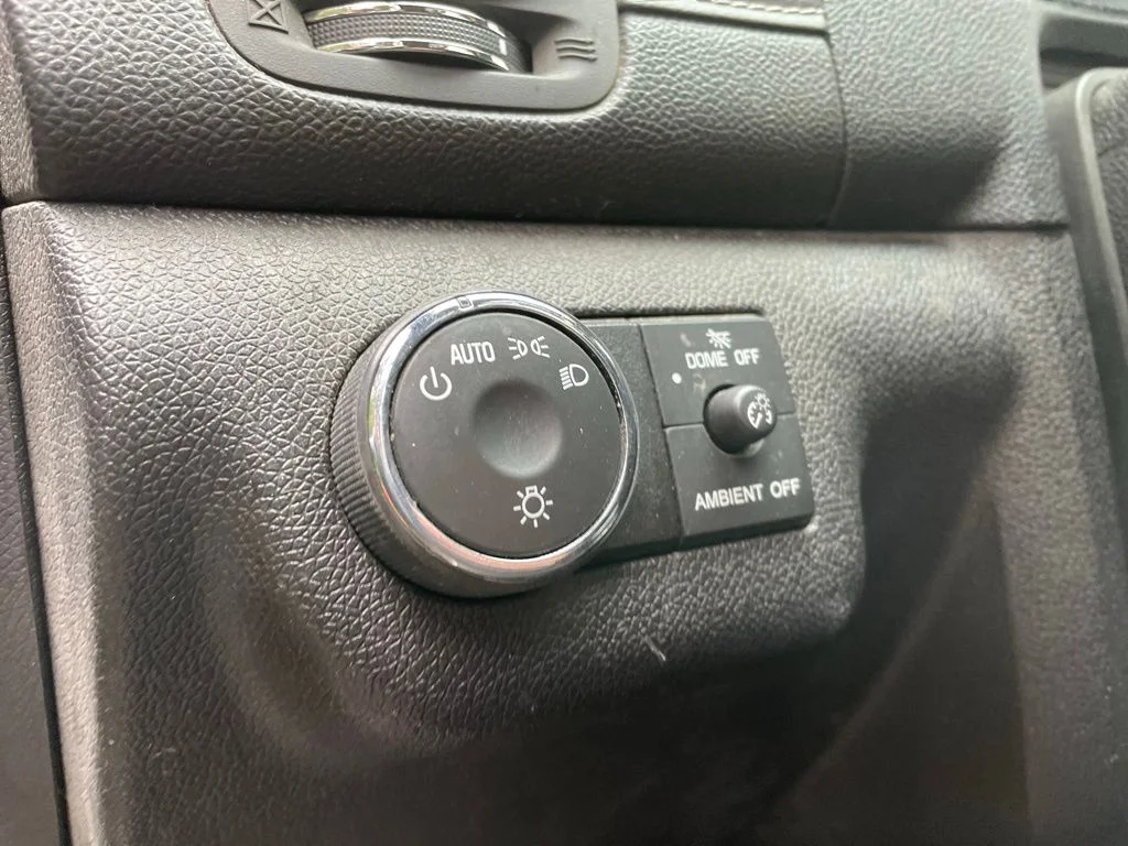 Used 2017 White Frost Tricoat Buick Premium Group image 10