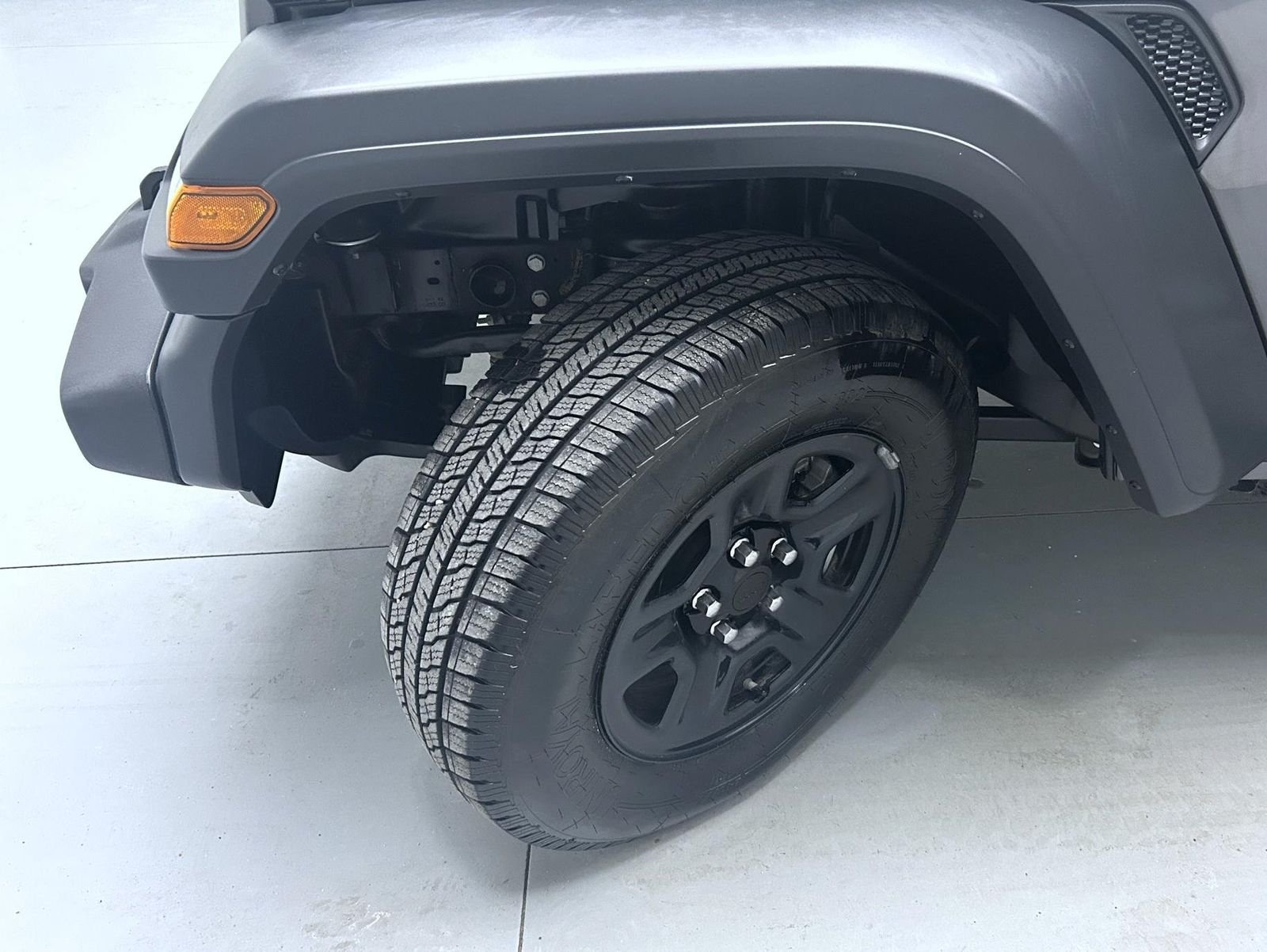 Used 2018 Gray Jeep Unlimited Sport image 24