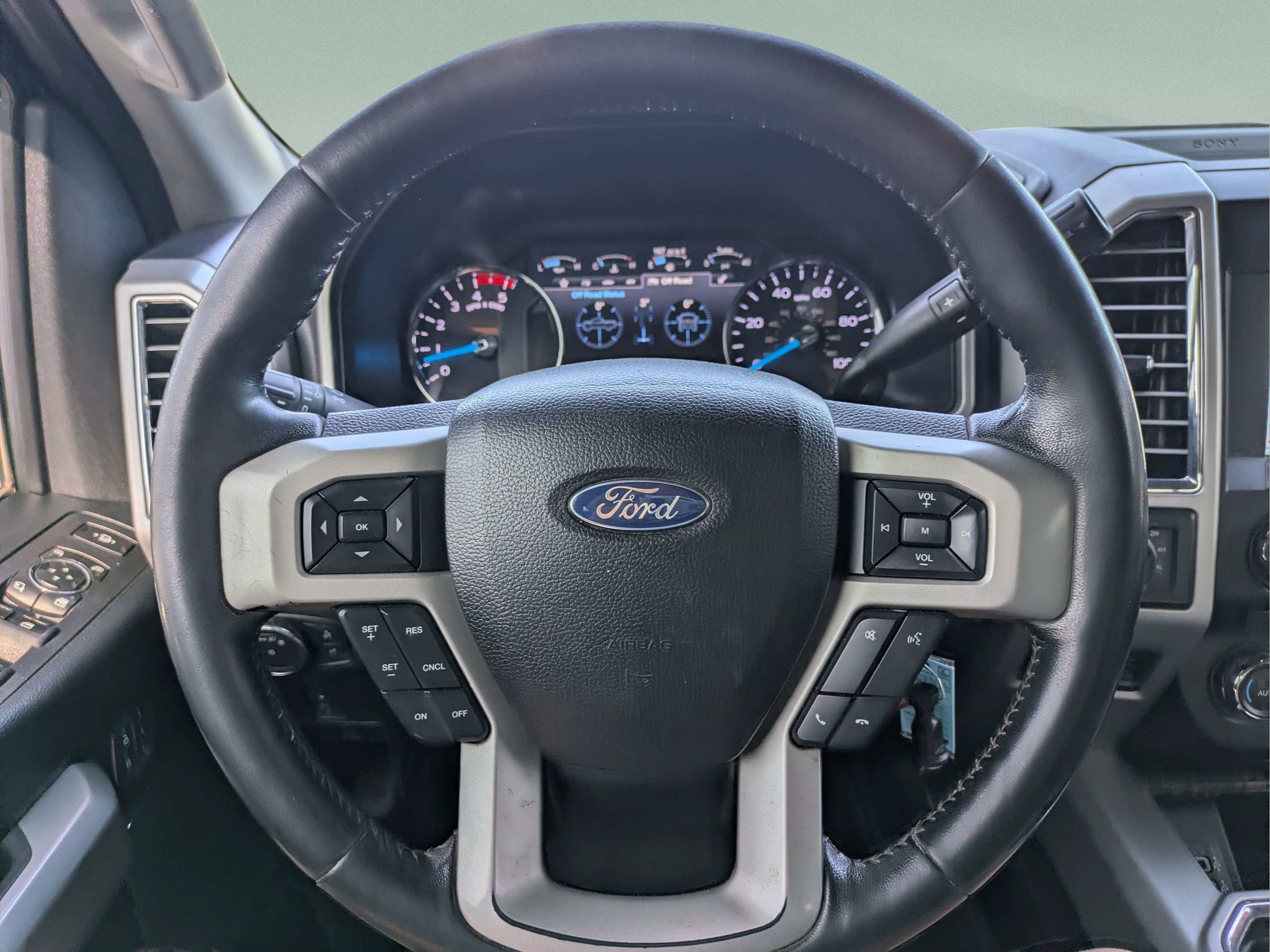 Used 2017 Magnetic Ford Lariat image 26