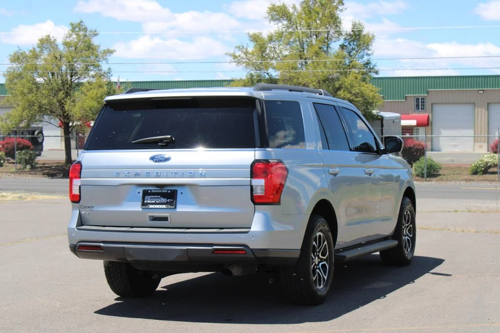 Used 2022 Silver Metallic Ford XLT image 6