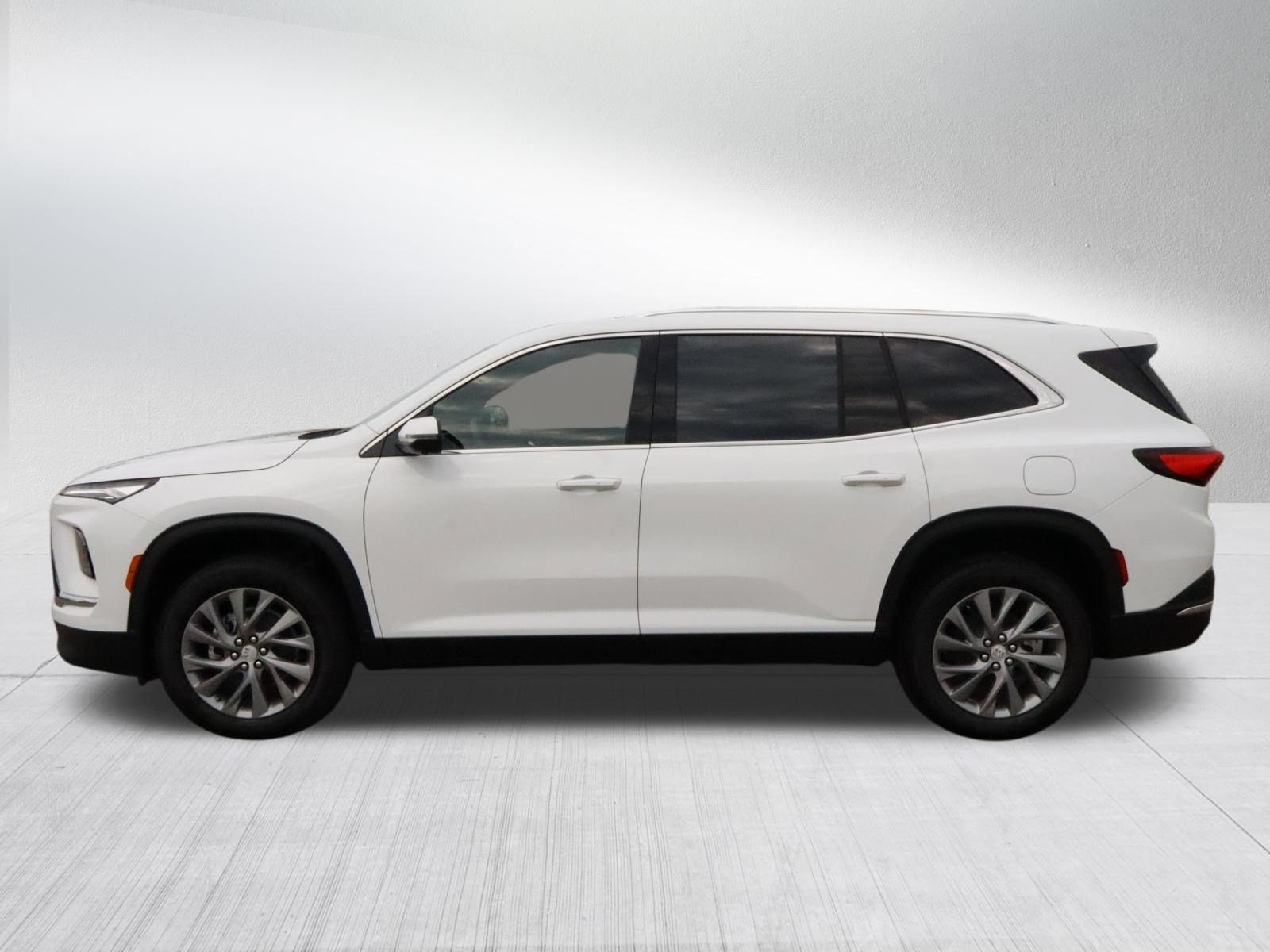 New 2026 Summit White Buick Preferred image 4