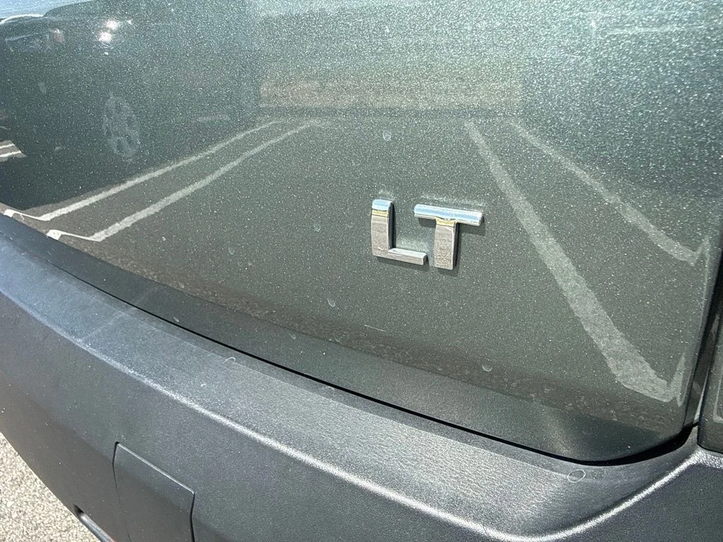 Used 2023 Silver Sage Chevrolet LT image 12